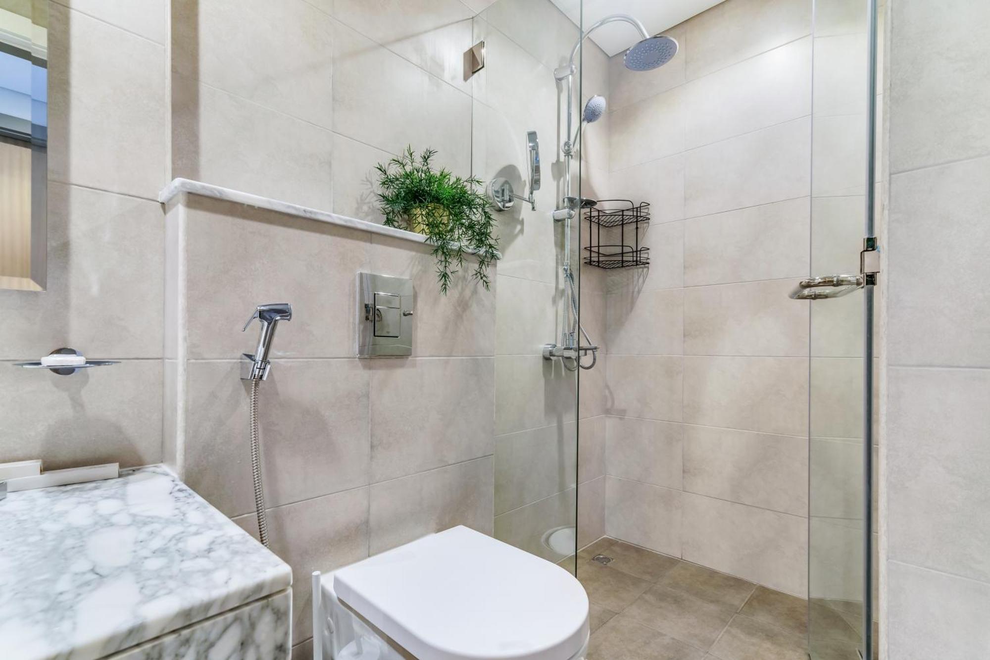 Apartment Luxury 3br With Balcony & Views, Aykon Tower Dubai