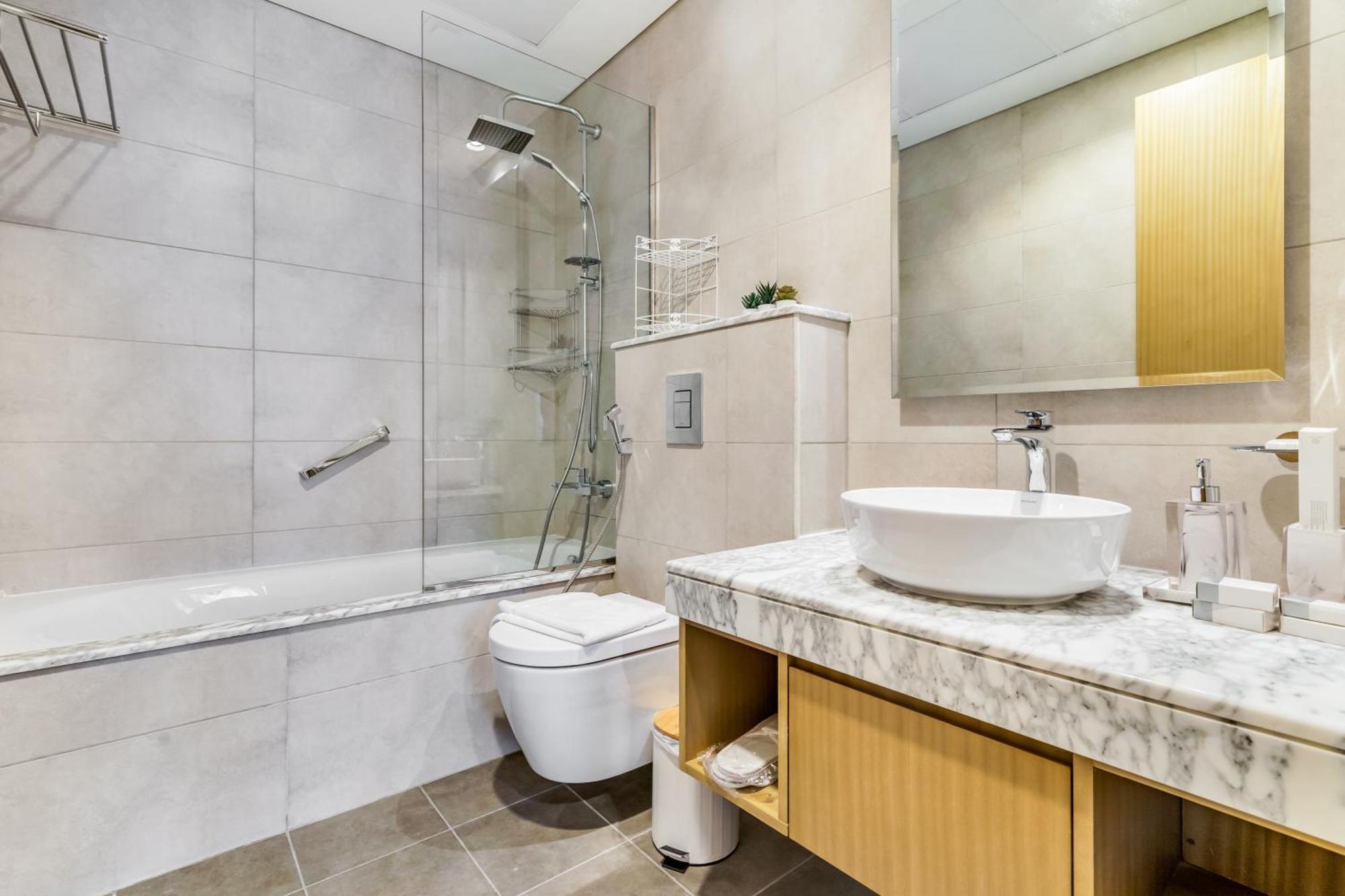Apartment Luxury 3br With Balcony & Views, Aykon Tower *