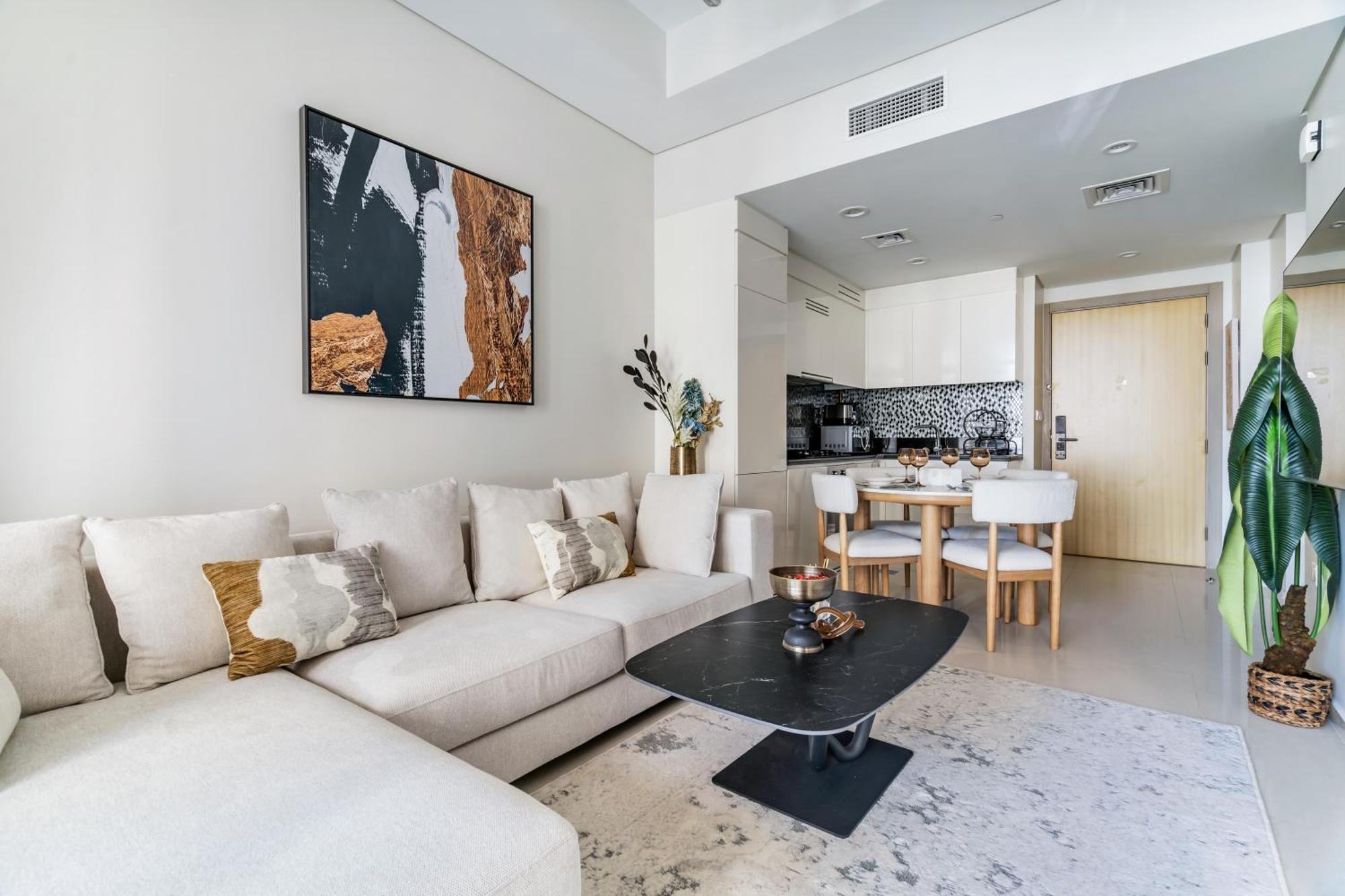 Apartment Luxury 3br With Balcony & Views, Aykon Tower