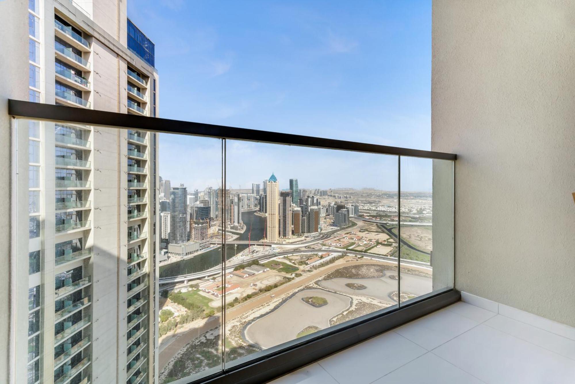 Apartment Luxury 3br With Balcony & Views, Aykon Tower *