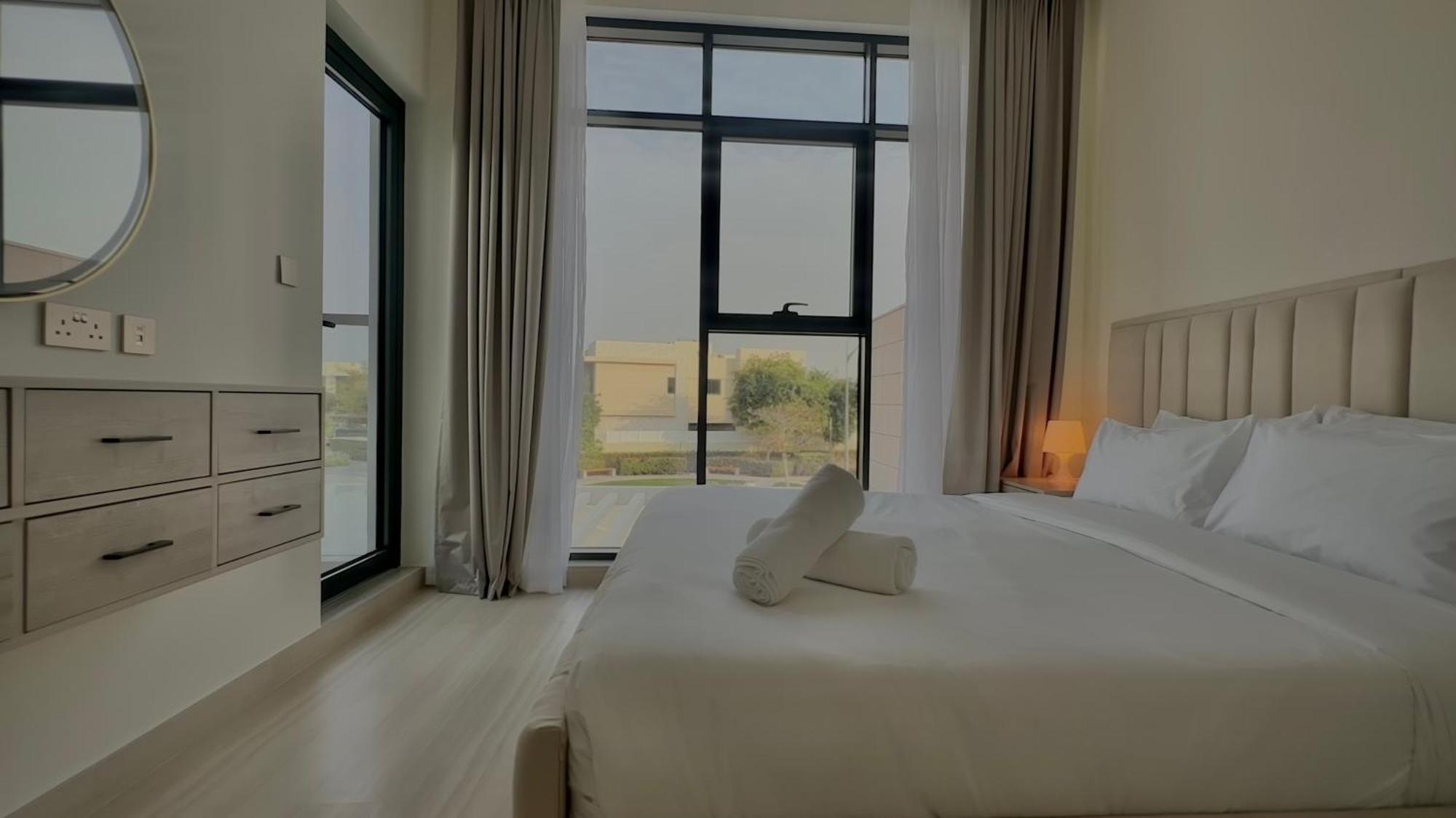 Villa Serene Escape And Stunning Views In Damac Hills 1 By Bhavan *