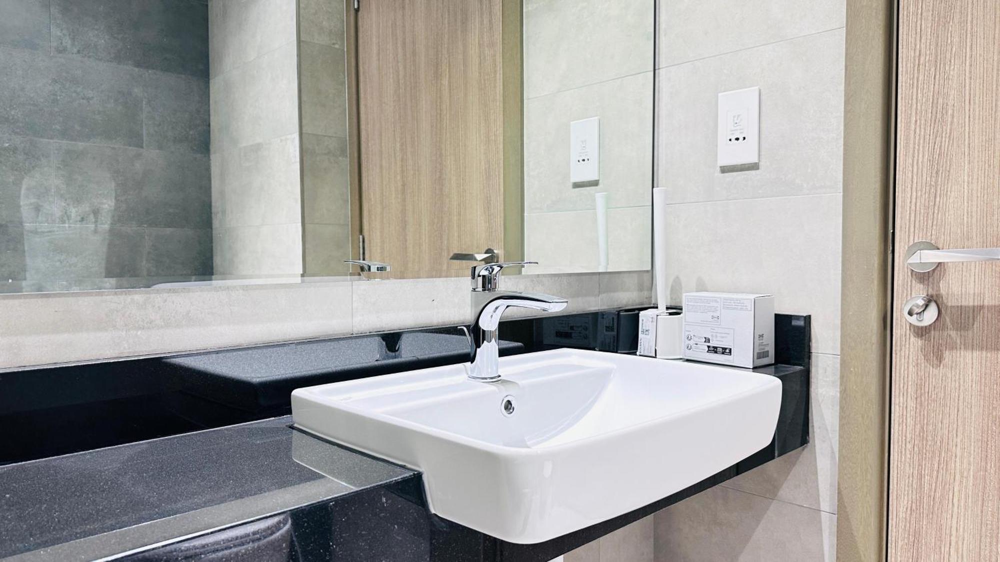 Guest house Sunday Sheikh Zayed Road Concord Tower By Belvilla 4*
