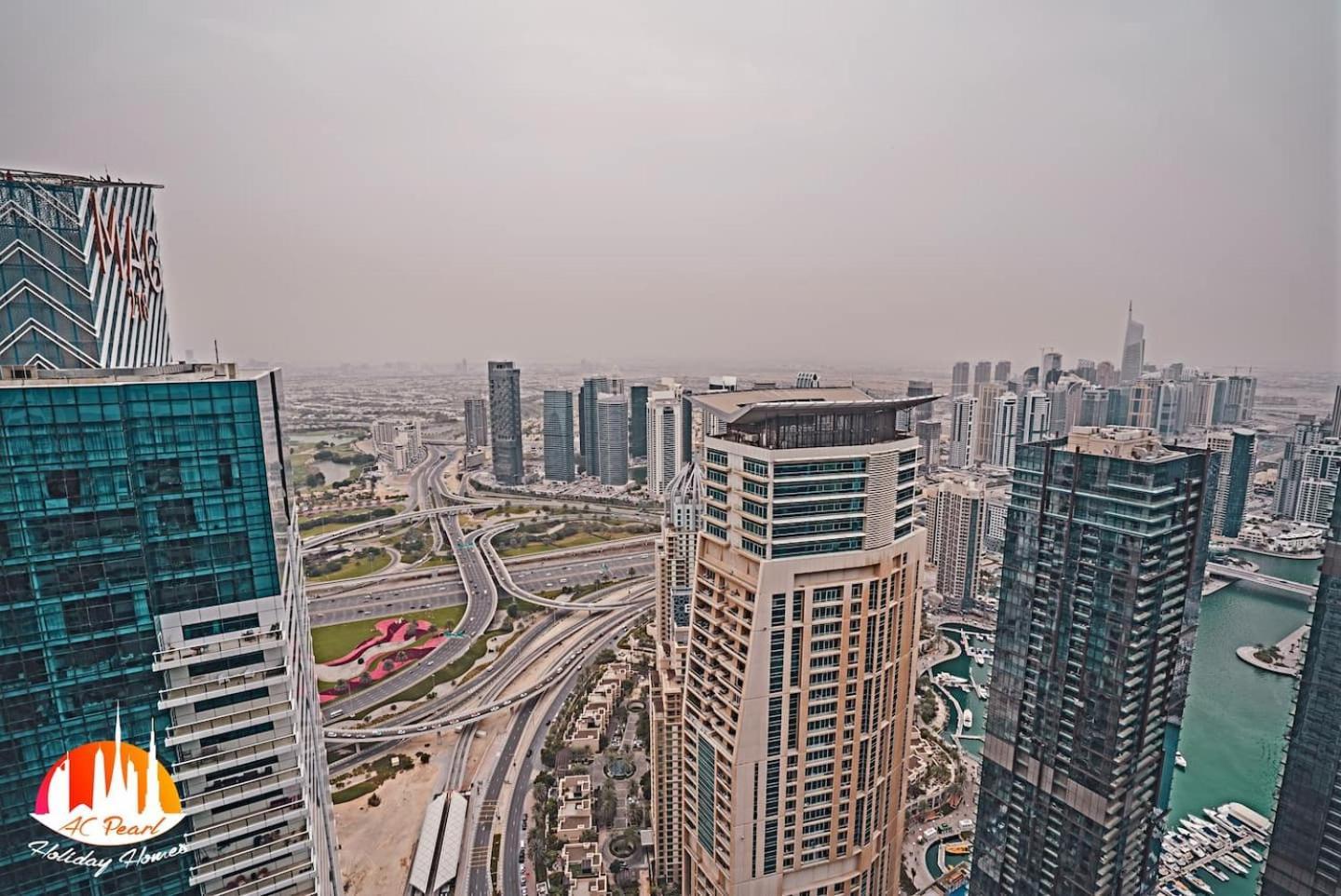 Beautiful Marina View 58th Floor 3 Bedrooms Apartment