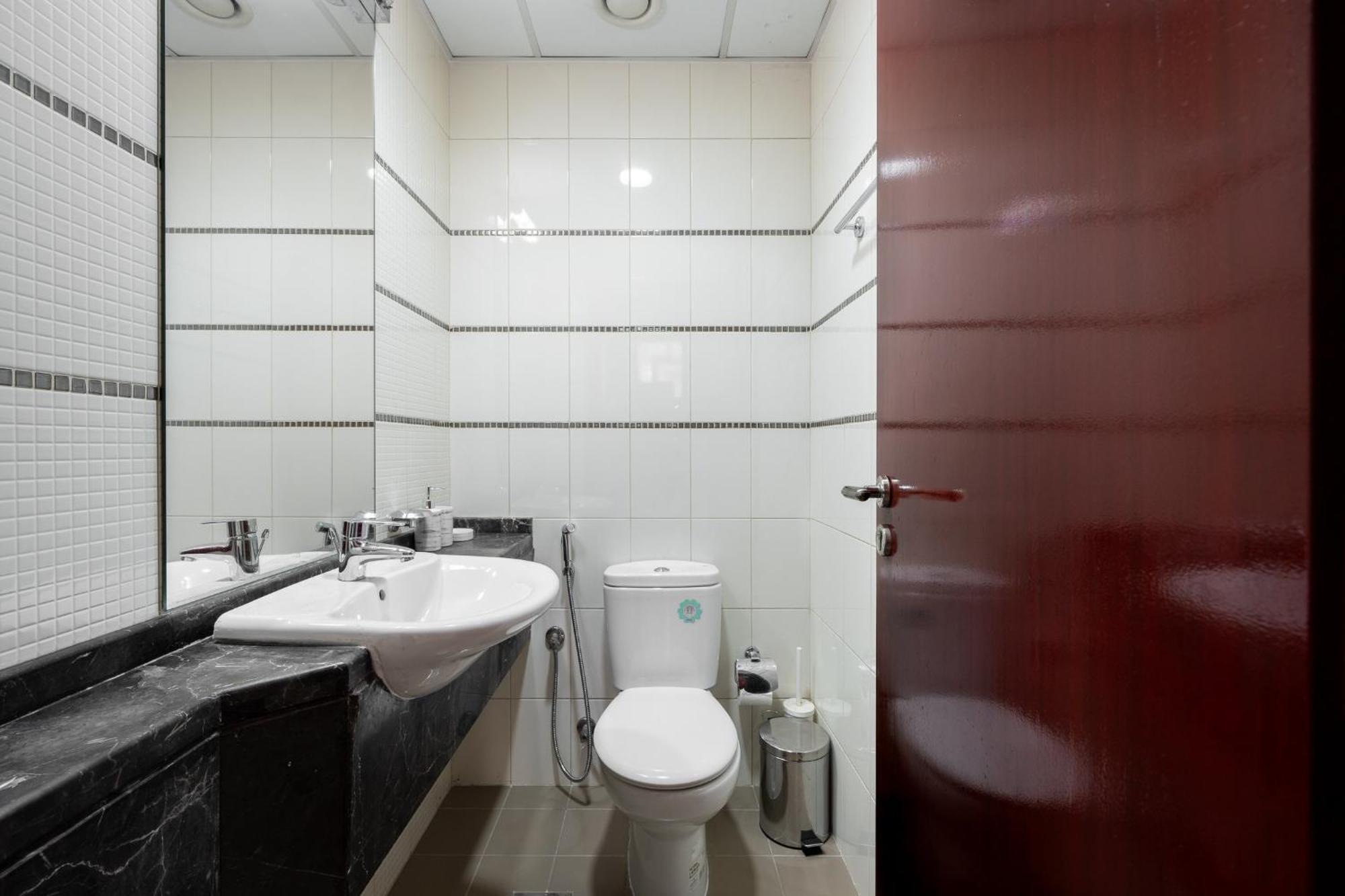 Apartment Spacious 2-bedroom At Missoni, Steps From Canal, Business Bay