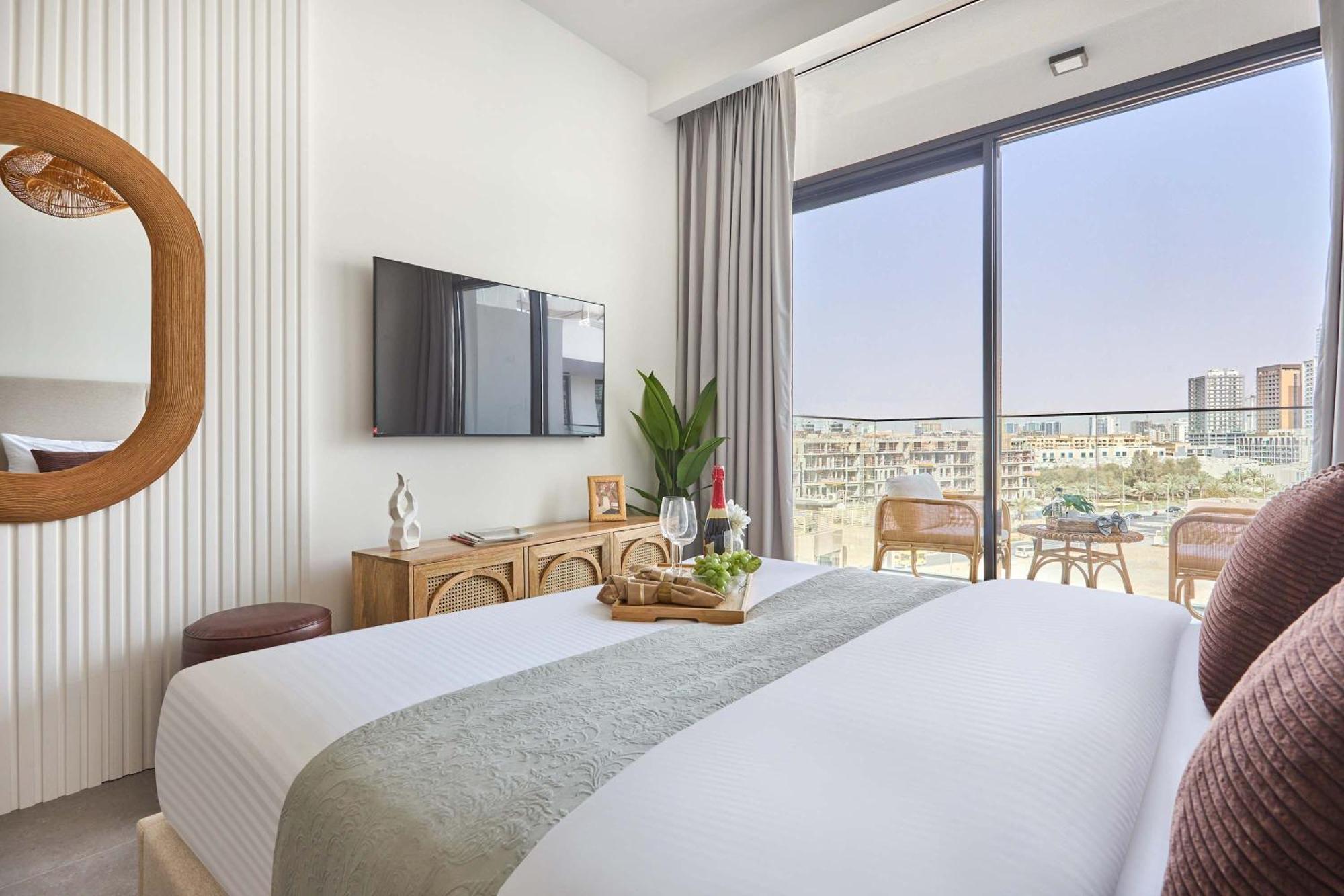 Frank Porter - Oxford Terraces Apartment Dubai