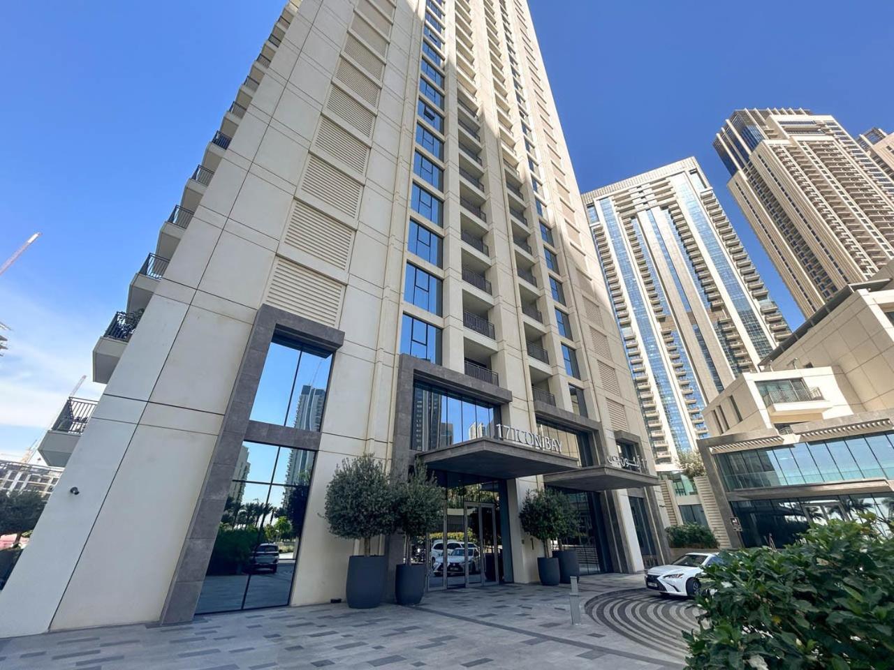 Apartment Large 1br With Gym And Pool In Iconic Tower Dubai