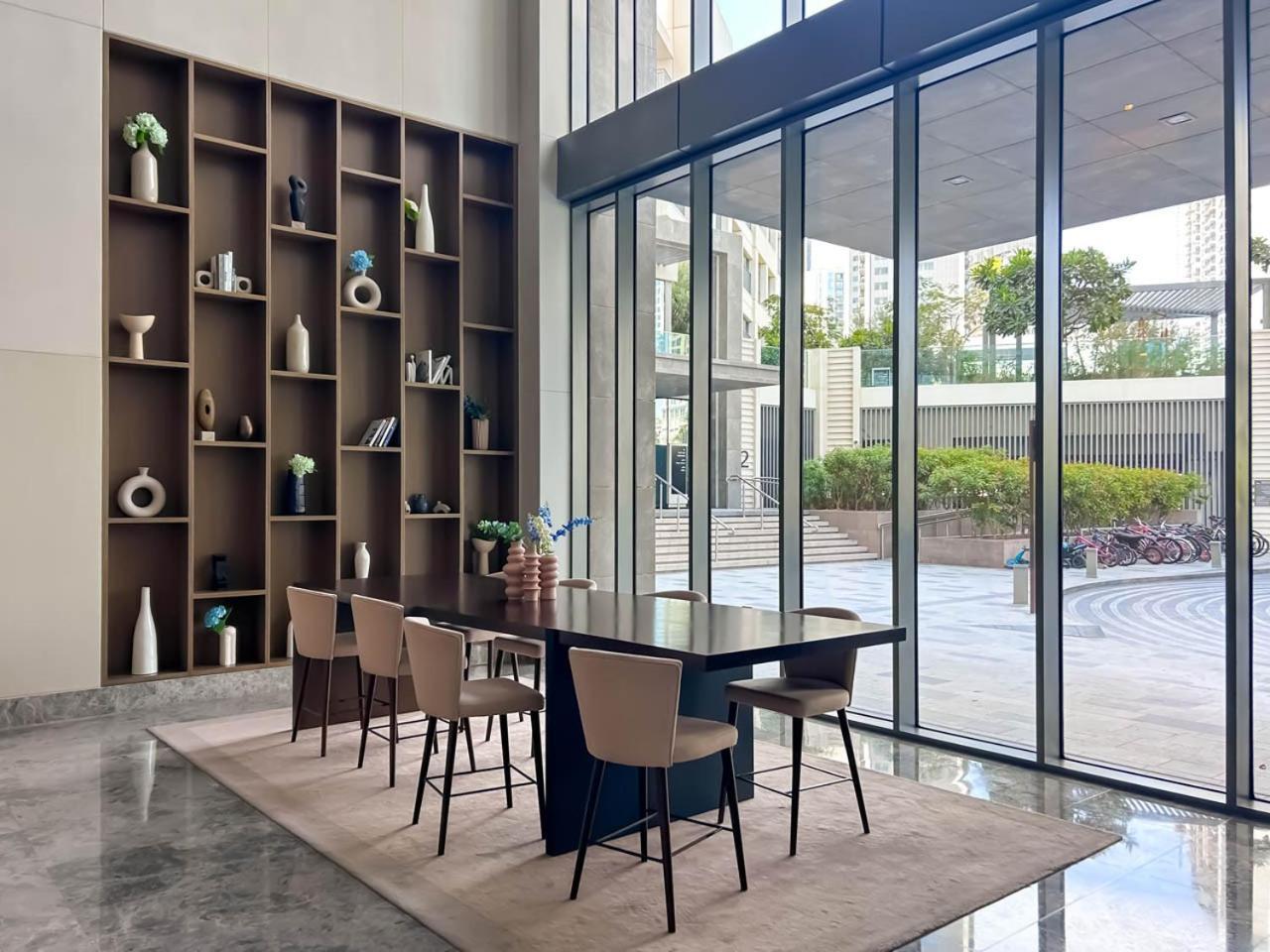 Apartment Large 1br With Gym And Pool In Iconic Tower Dubai