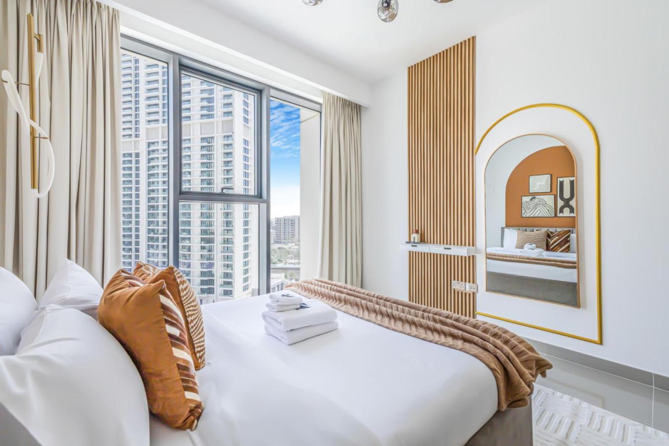Large 1br With Gym And Pool In Iconic Tower Apartment *