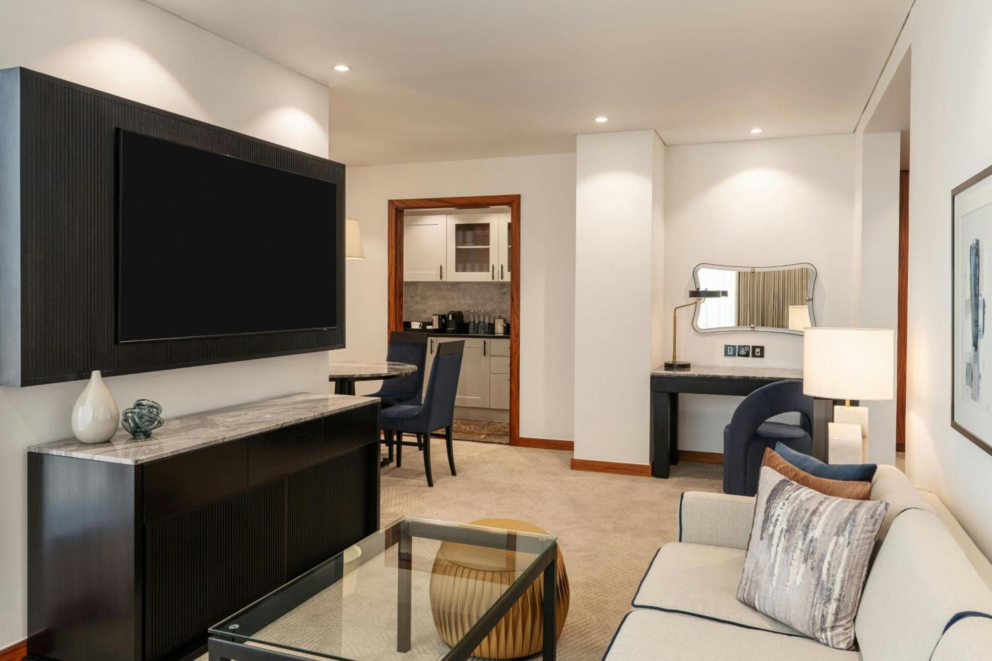 Hotel Grosvenor House, A Luxury Collection Hotel, 5*