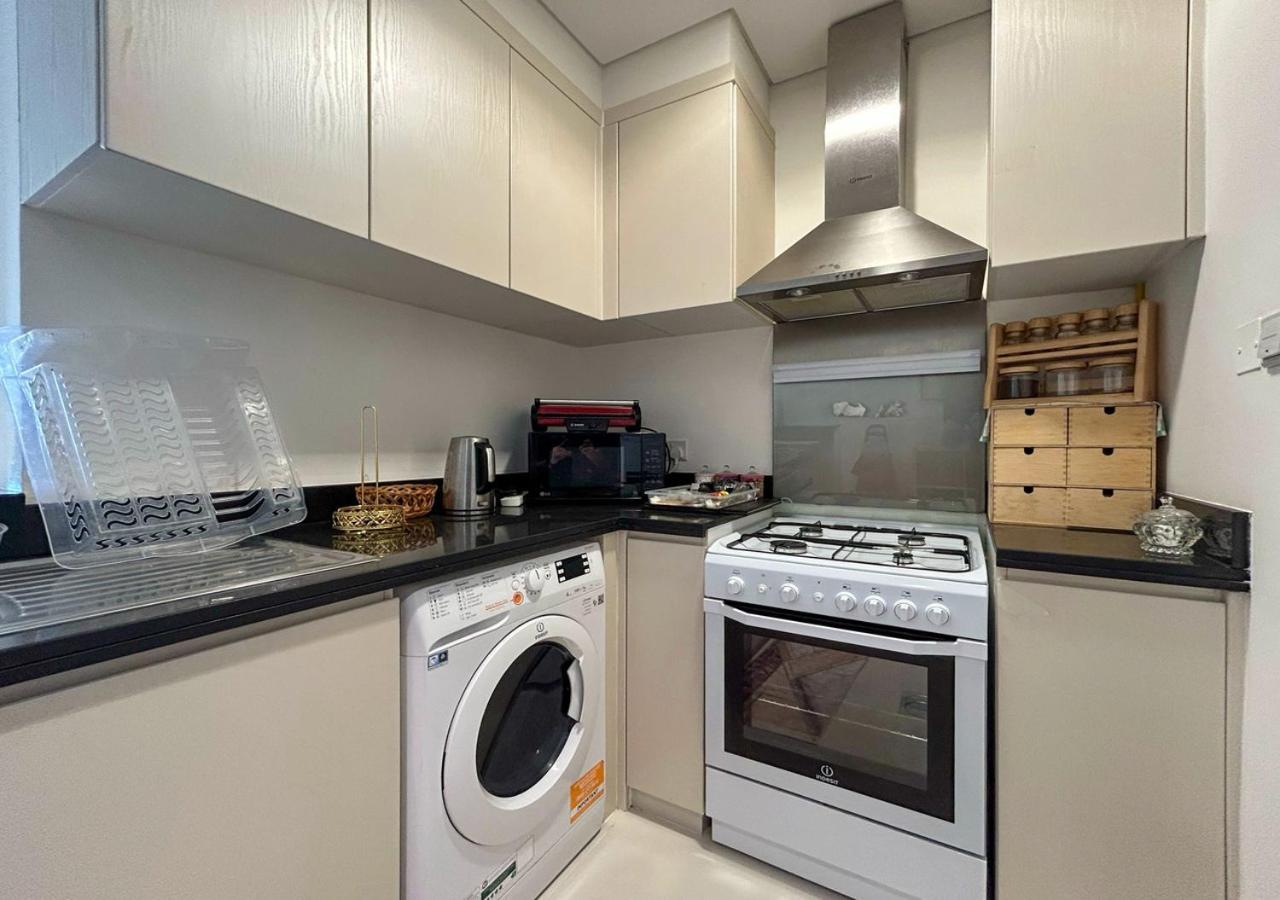 Bespoke Homes - Modern 1br In Carson Tower Damac Hills * Dubai