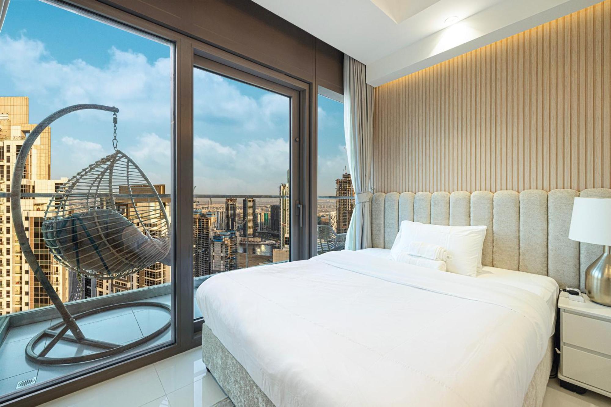 Luxe 2br With Burj Khalifa View & Infinity Pool