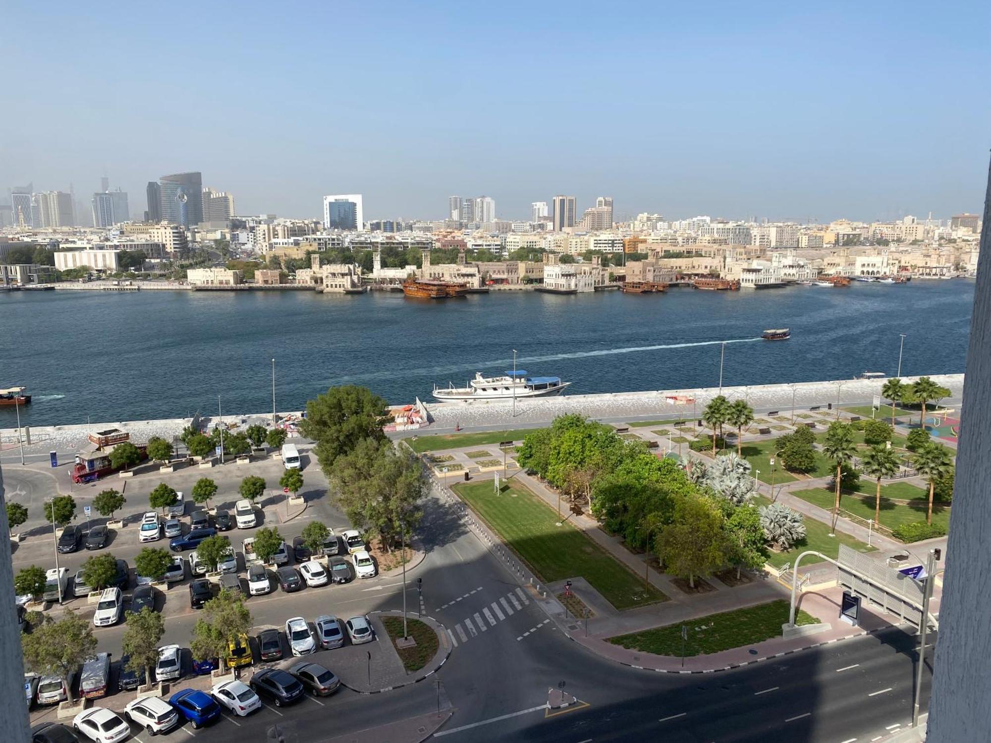 Bed & Breakfast Wow Amazing Burjkhalifa,sea,sunset,ship,park View,only Male Hostel-airport,metro,mall,golf,bus,park Near