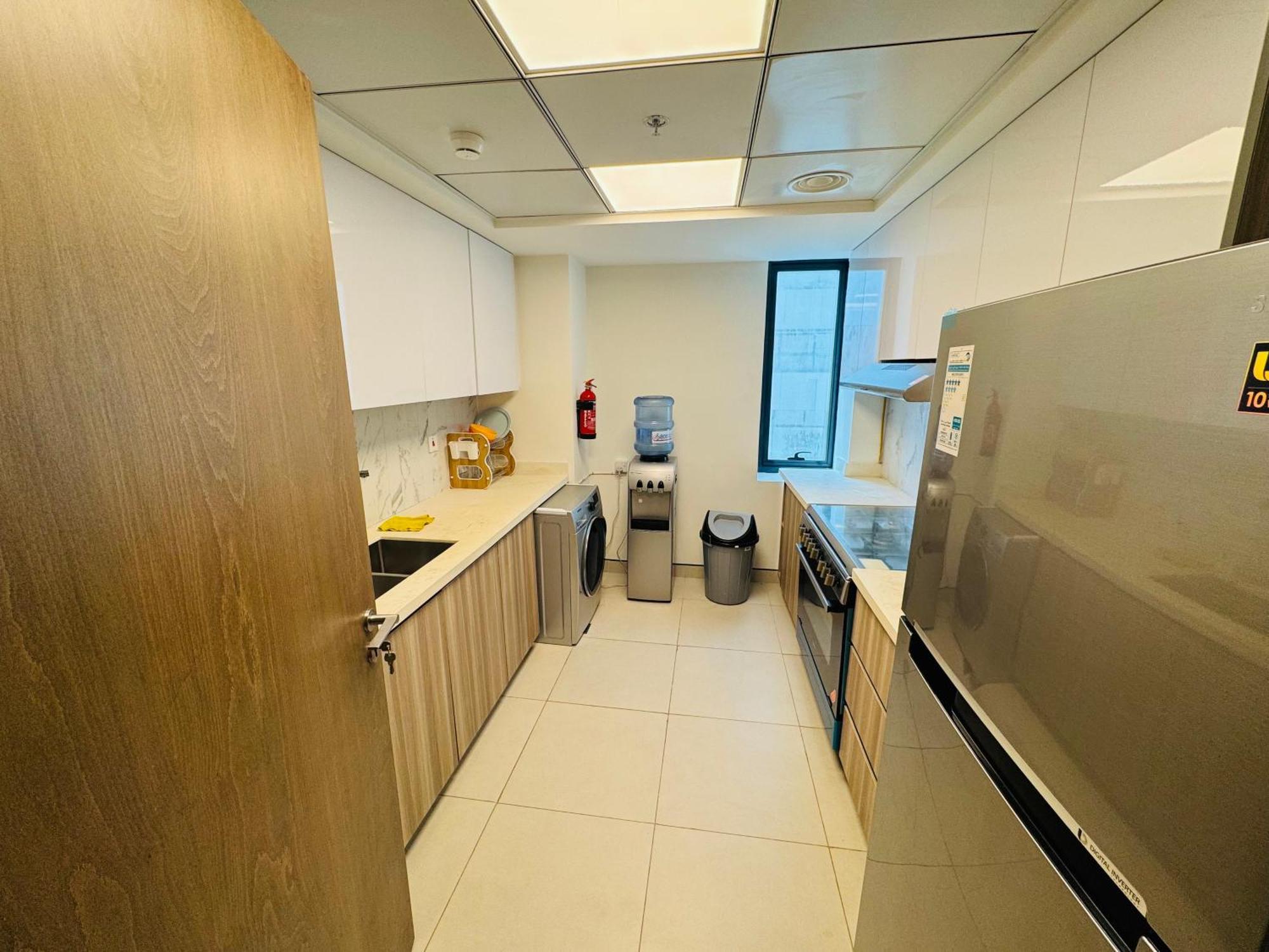 Wow Amazing Burjkhalifa,sea,sunset,ship,park View,only Male Hostel-airport,metro,mall,golf,bus,park Near Bed & Breakfast