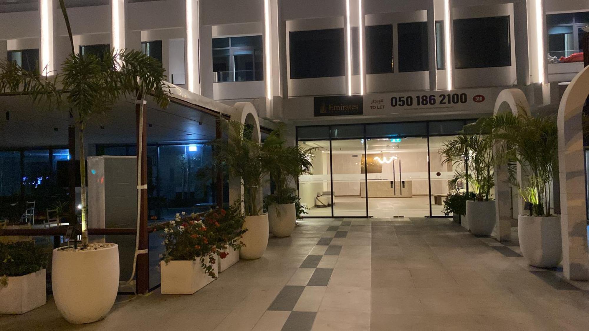 Wow Amazing Burjkhalifa,sea,sunset,ship,park View,only Male Hostel-airport,metro,mall,golf,bus,park Near Bed & Breakfast