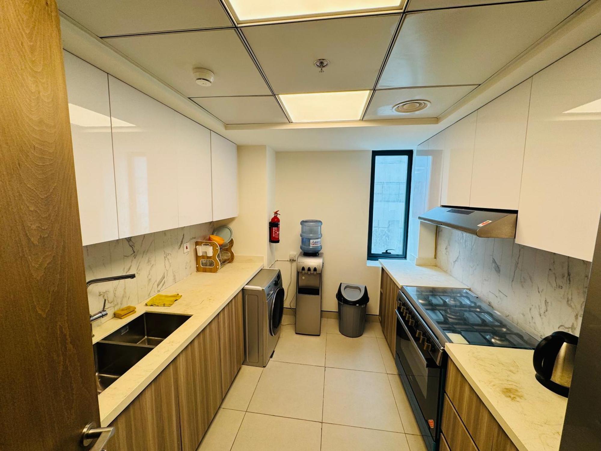Wow Amazing Burjkhalifa,sea,sunset,ship,park View,only Male Hostel-airport,metro,mall,golf,bus,park Near Bed & Breakfast