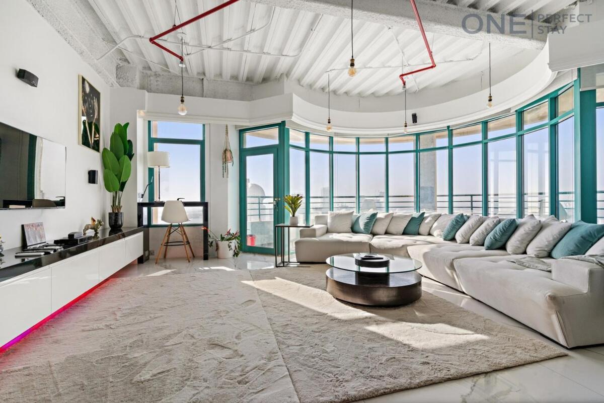 Luxe 3-bedroom Sky Retreat In Marina Apartment Dubai