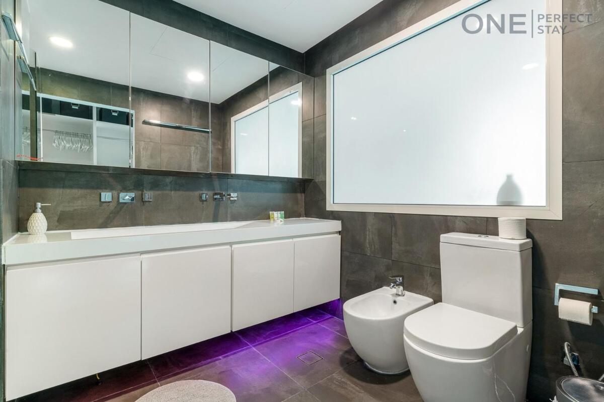 Luxe 3-bedroom Sky Retreat In Marina * Dubai