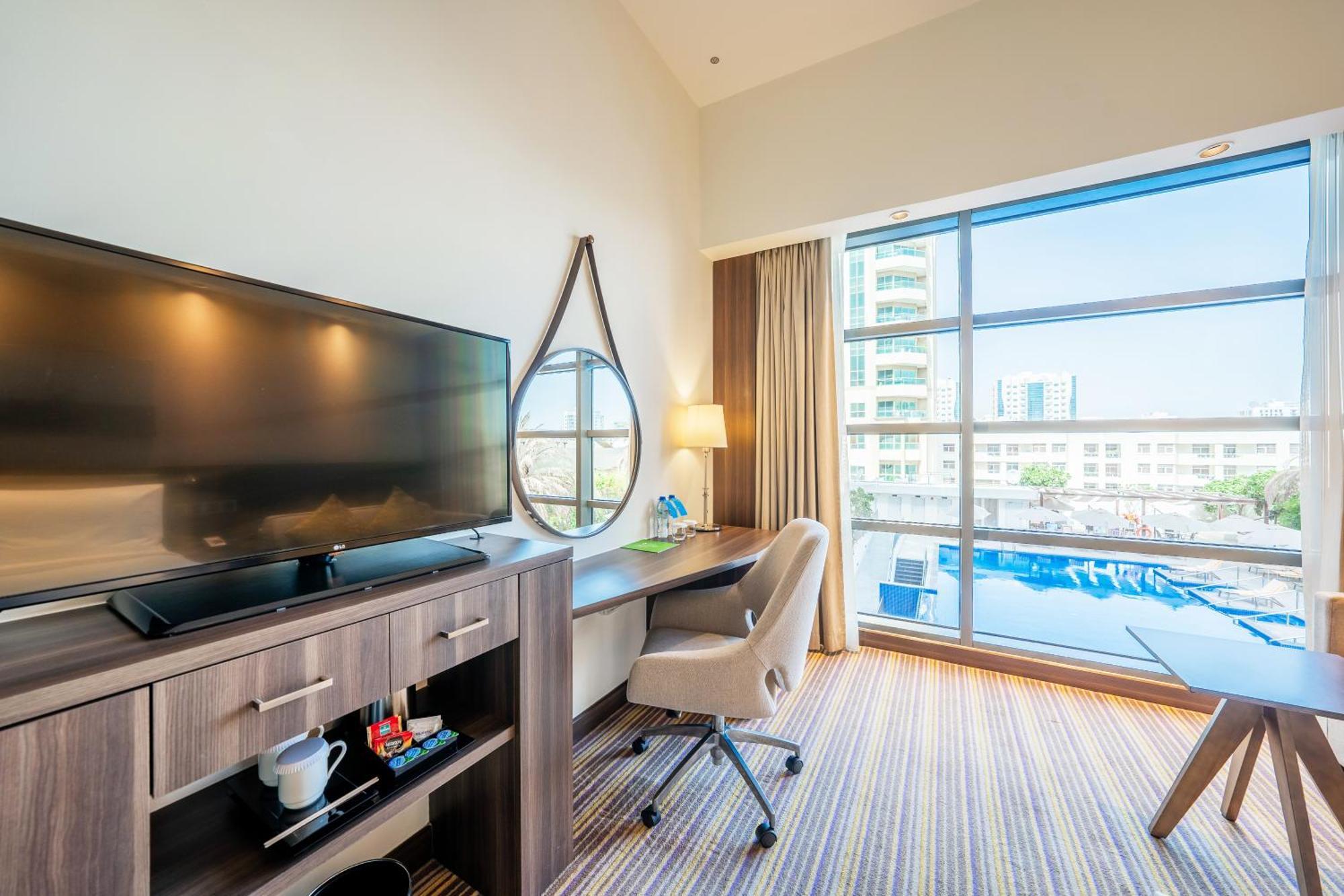 Hampton By Hilton Airport 3*