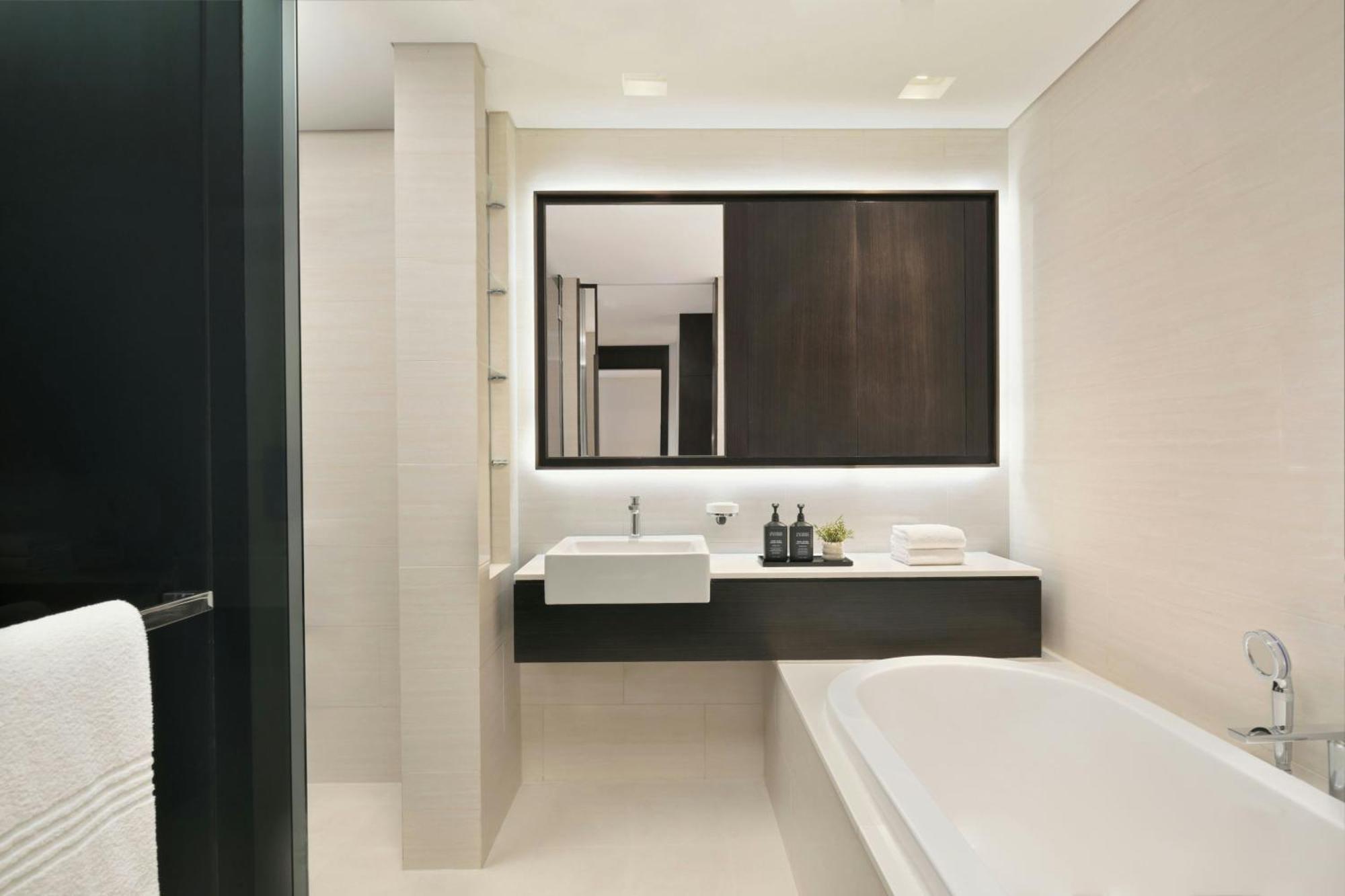 Sheraton Grand Hotel, 5* Dubai