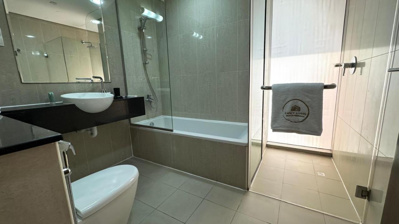 Apartment Luxury 1bhk Located In The Matrix 1-2707