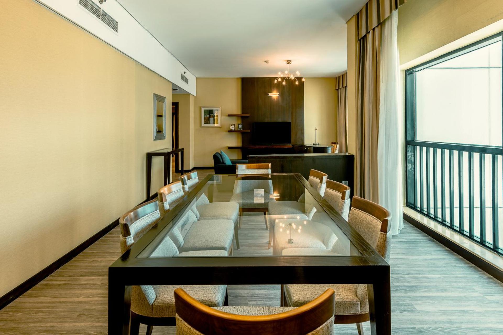 Time Oak & Hotel