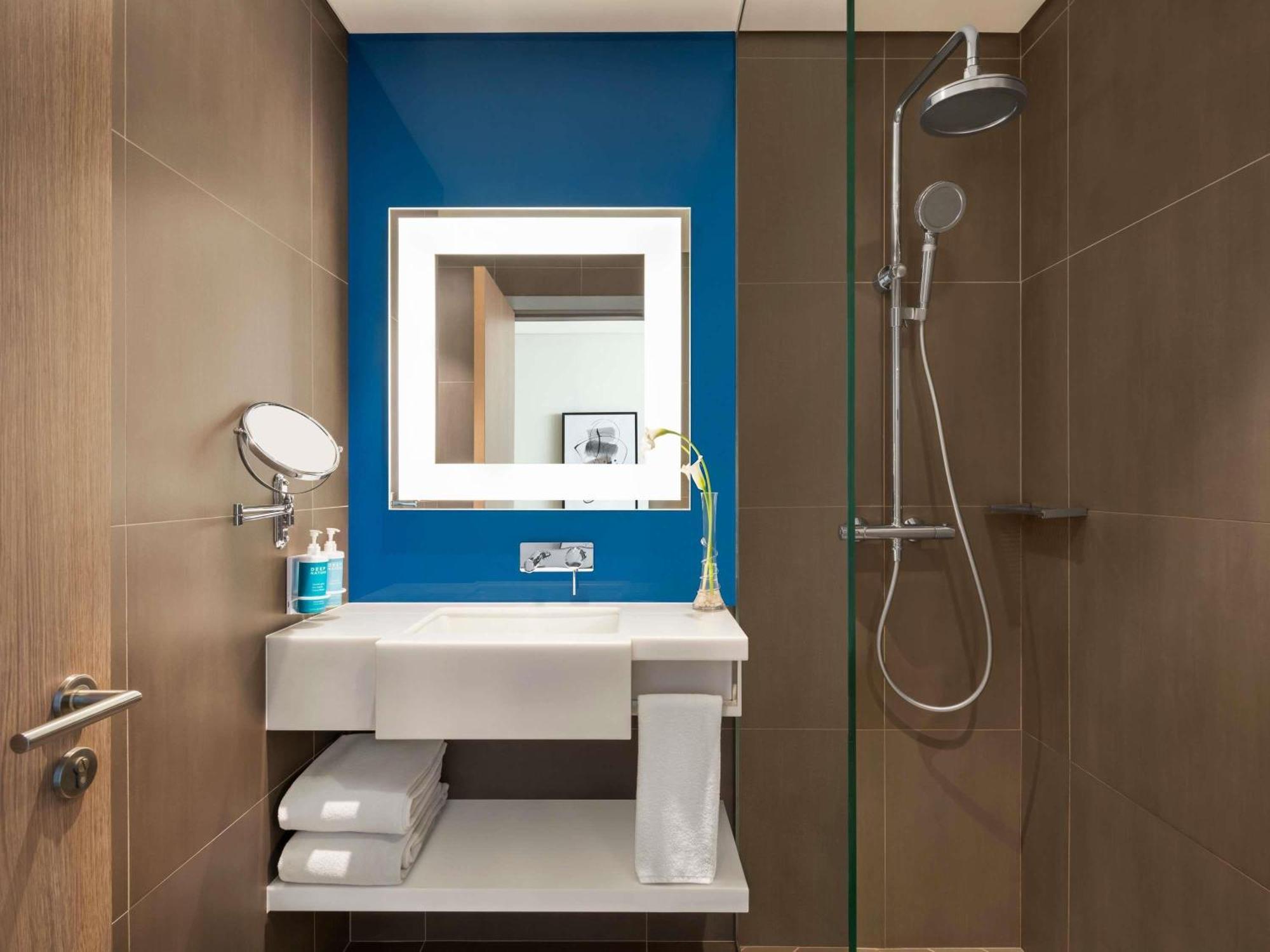 Hotel Novotel Bur - Healthcare Dubai
