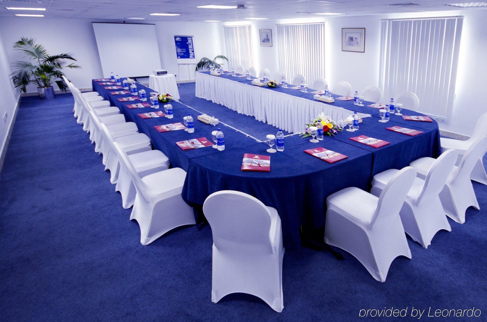 Al Bustan Centre & Aparthotel
