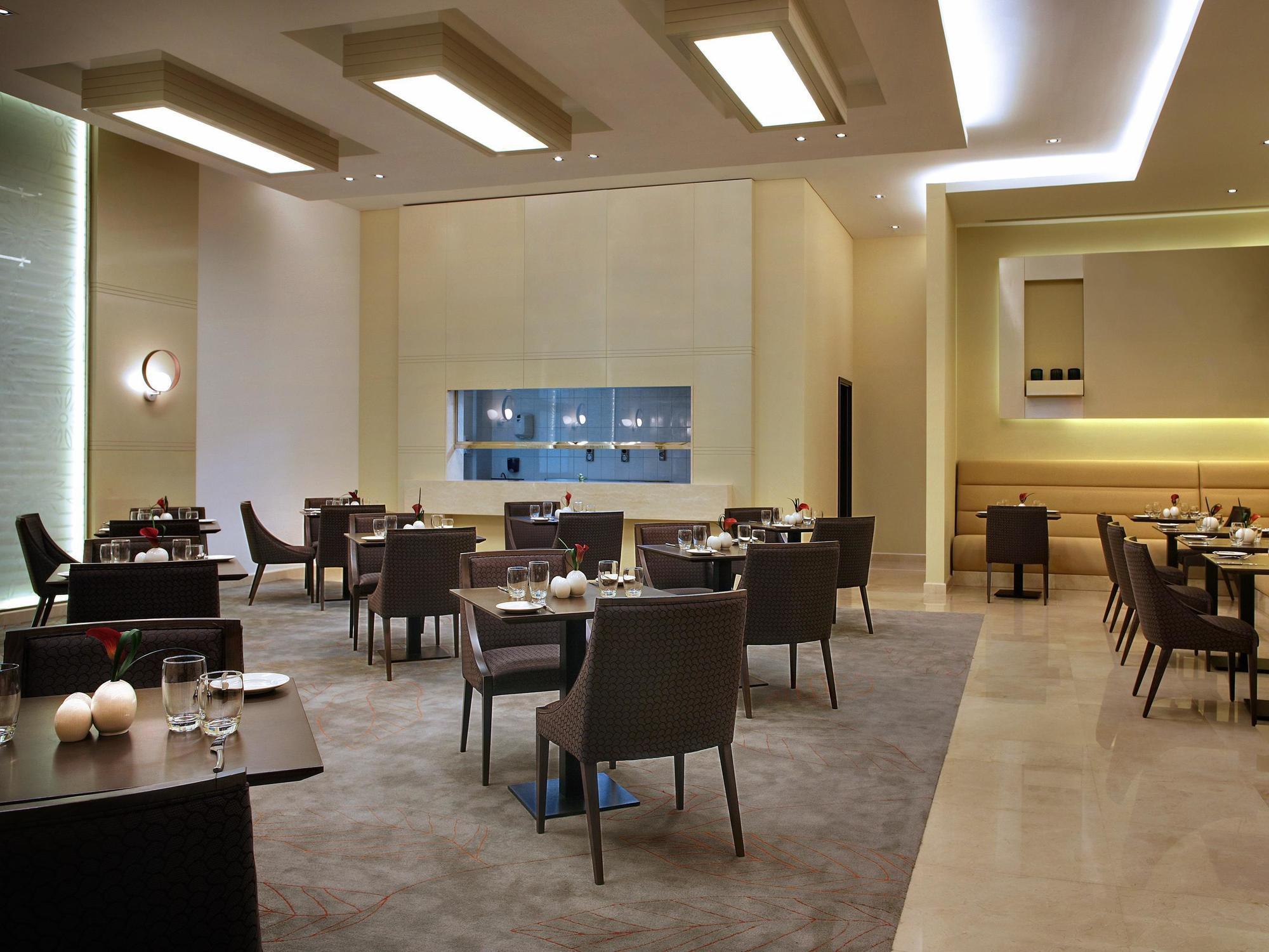 Cosmopolitan - Al Barsha Hotel