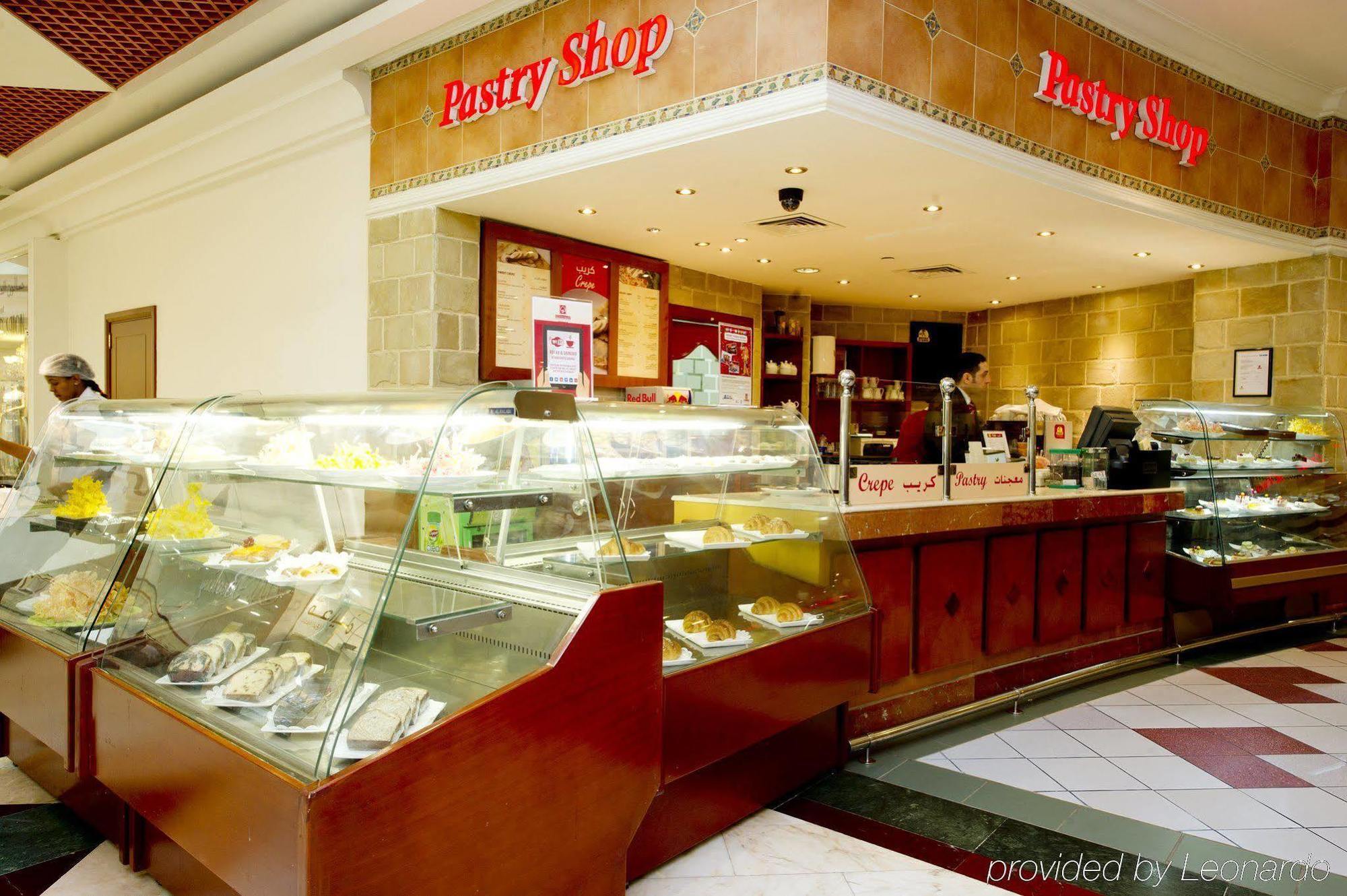 Al Bustan Centre & 4*