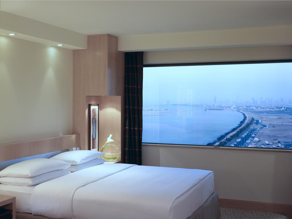 Hyatt Regency - Corniche