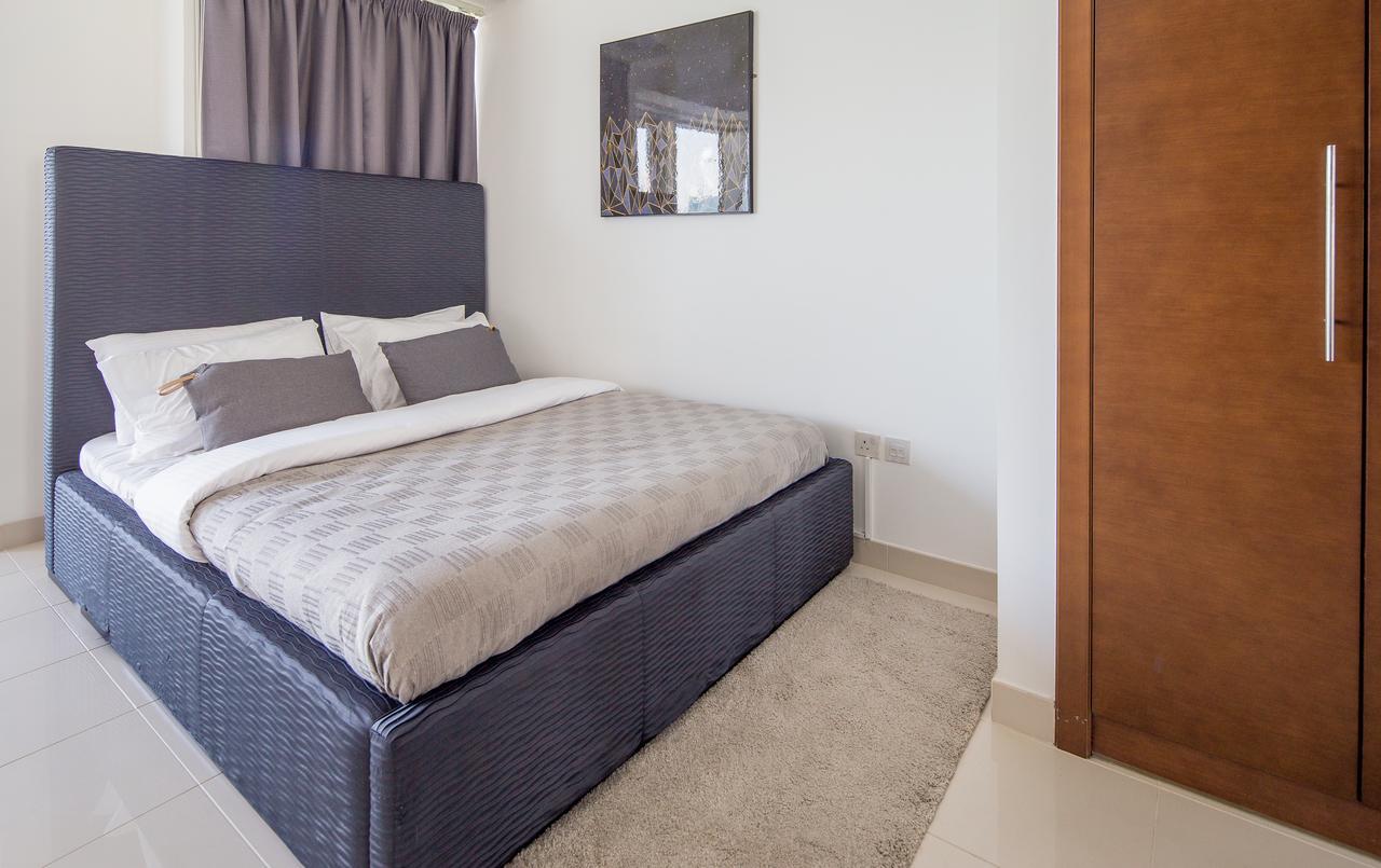 Frank Porter - West Wharf Apartment *