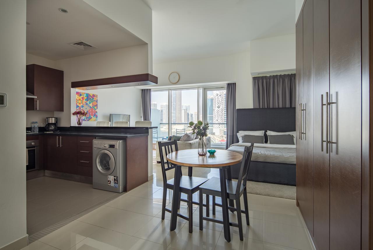 Frank Porter - West Wharf Apartment *