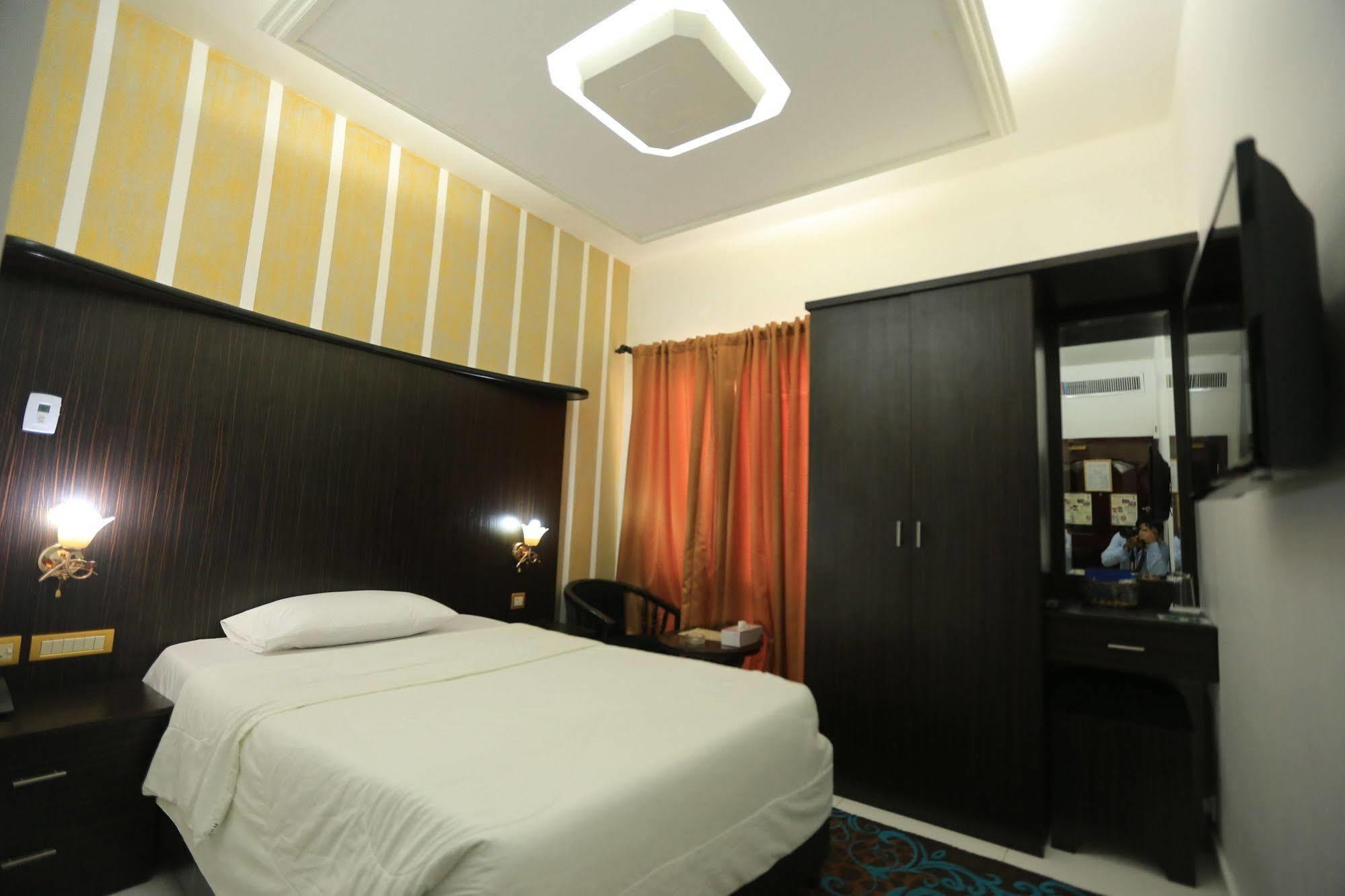 Sun International Hotel 2*