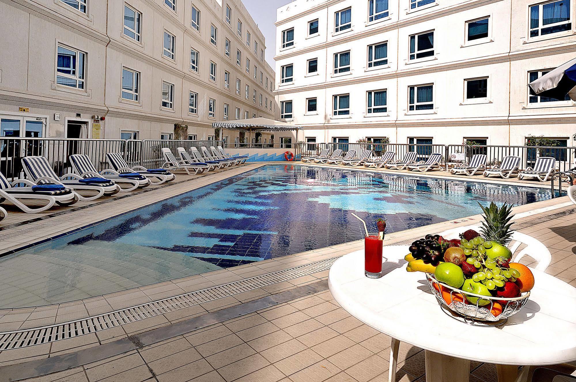 Al Bustan Centre & Aparthotel