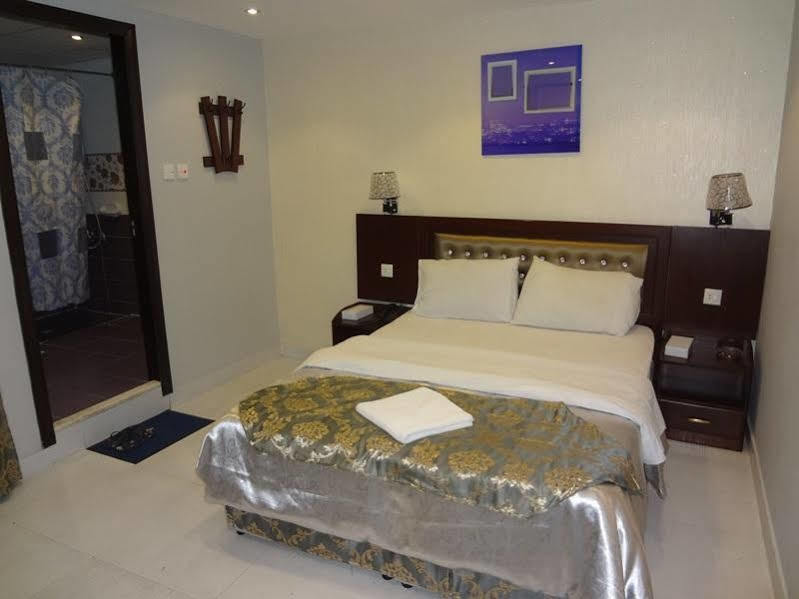 Al Sabkha Hotel *