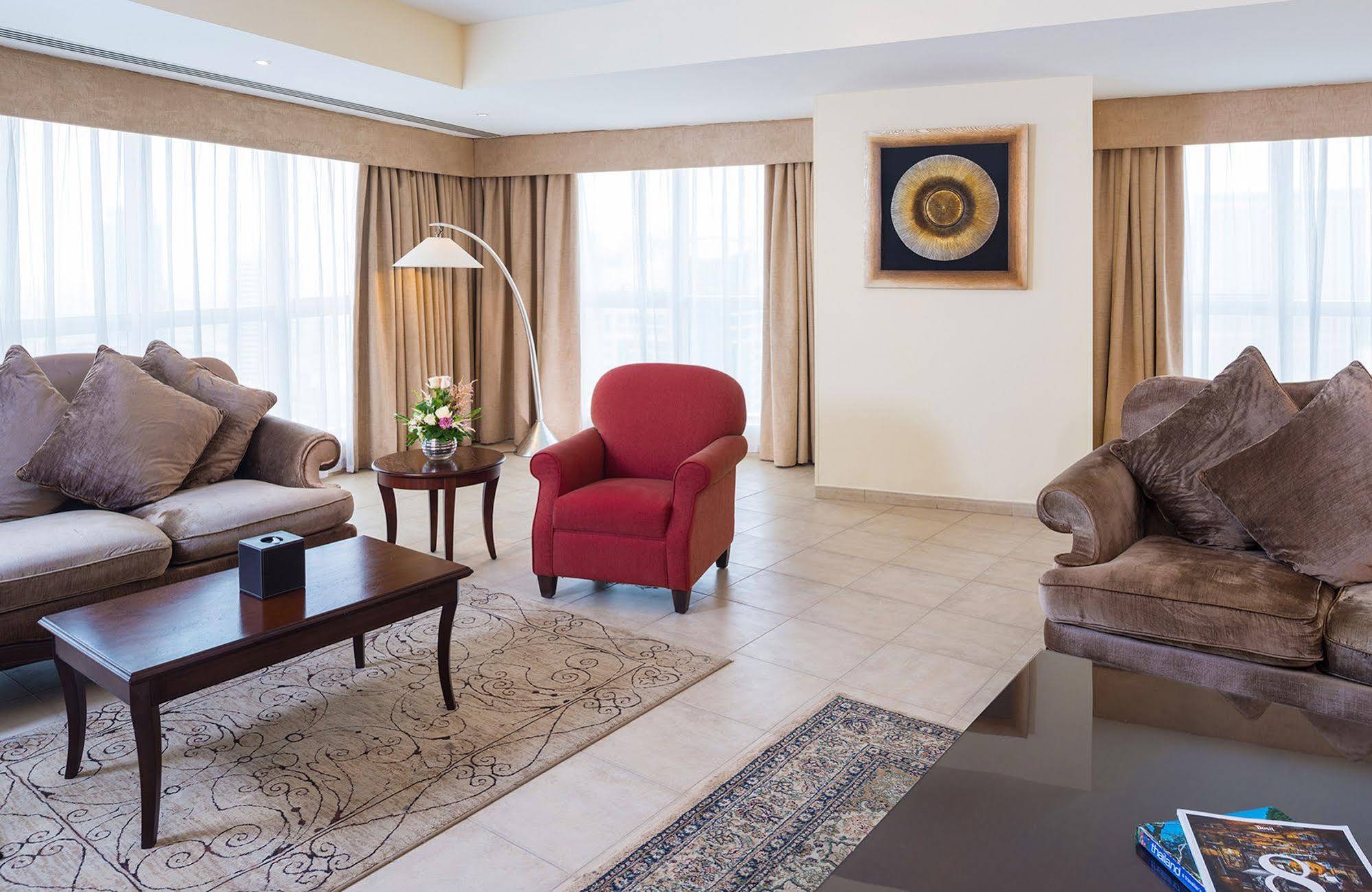 Dusit Marina Aparthotel 4*