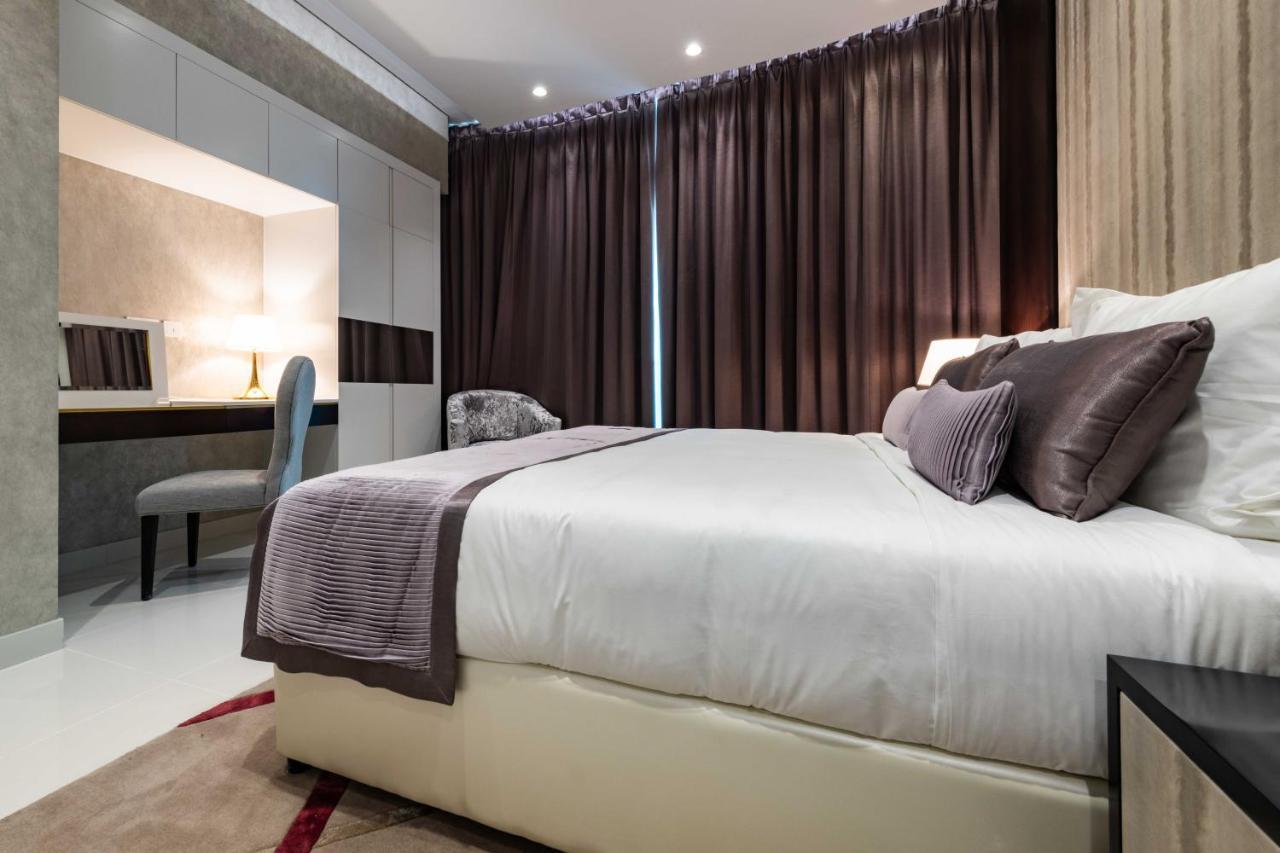 Apartment Damac Upper Crest In Downtown *