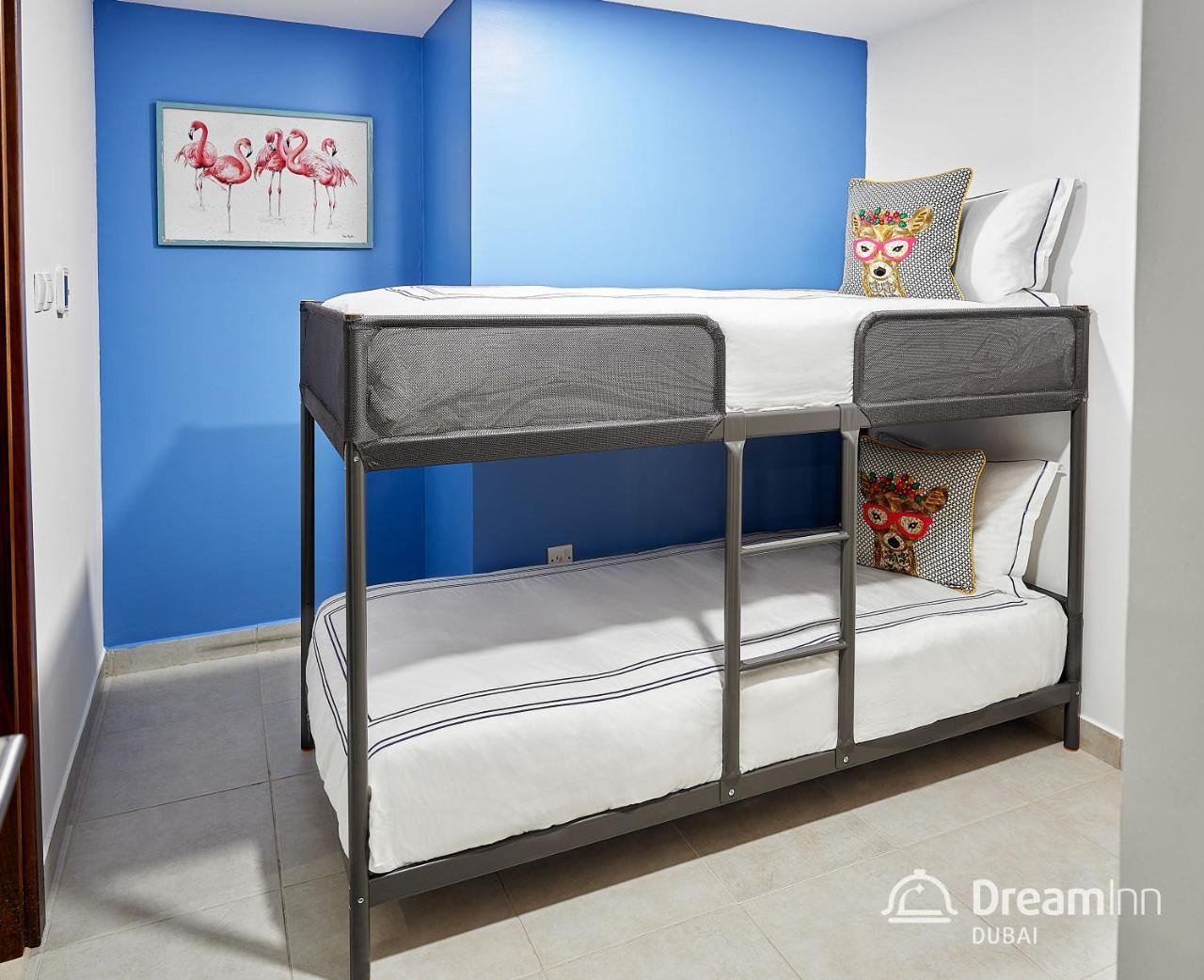 Dream Inn Apartments - Marina Quays Apartment