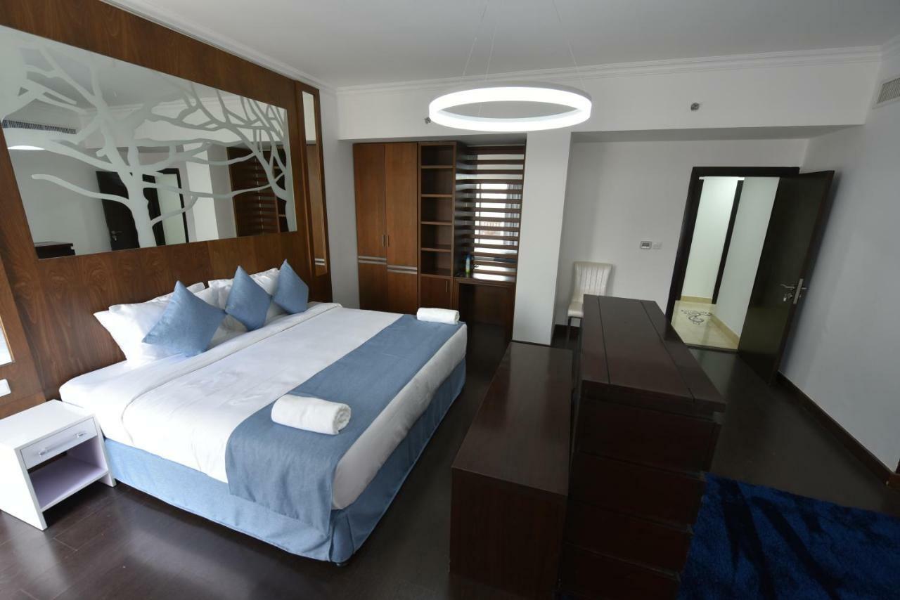 Jbr Penthouse With Terrace Pool
