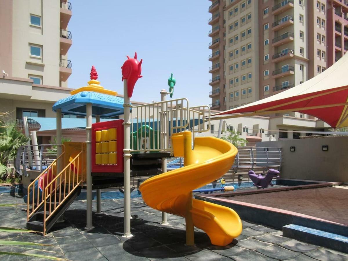 Frank Porter - Imperial Apartment Dubai