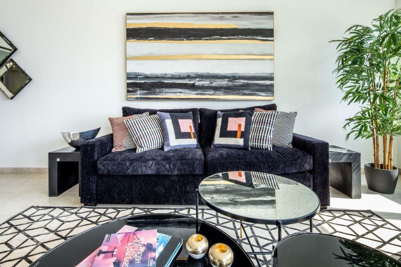 Frank Porter - Al Majara 2 Apartment Dubai