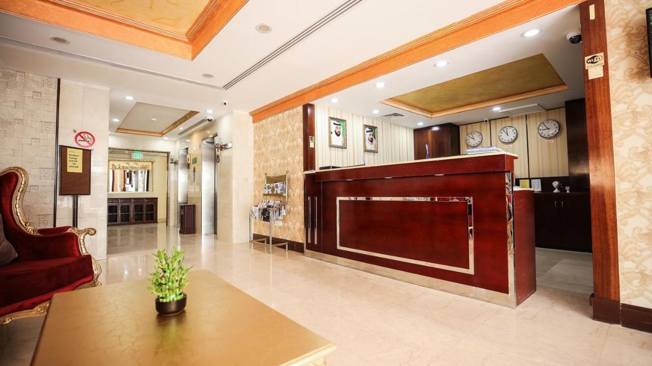 Aparthotel House &