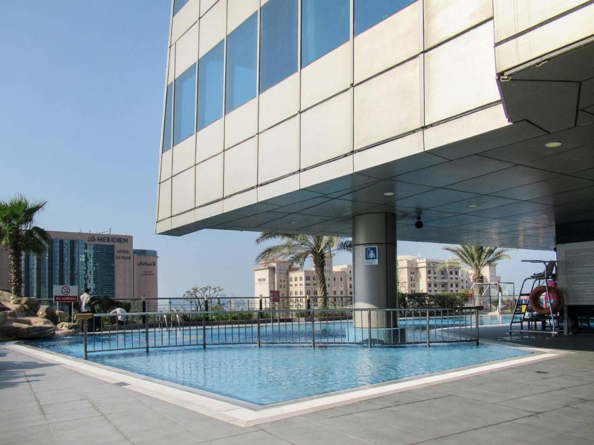 Frank Porter - Ocean Heights * Dubai