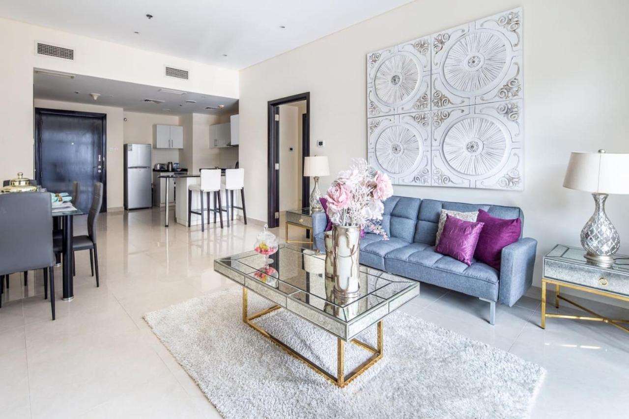 Frank Porter - Yacht Bay Apartment