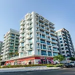 Live Modern Live Luxury - Dubai Studio City