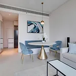 Stylish Apartment In Address Beach Residence