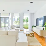 Elegant 2+ 1 Bedroom With Fantastic Views Of Ain Dubai
