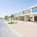Primestay - 3Br Villa In Basswood In Damac Hills 2