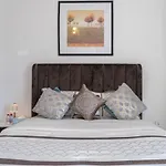 Trinity Holiday Homes - Opera Grand Downtown
