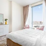 Apt 403, Avenue Residences 1